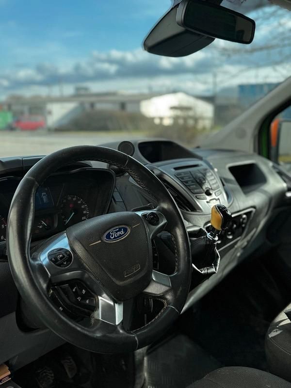 Usata Ford Transit Custom 140 CV (102 kW) 2014 Verde Monovolume