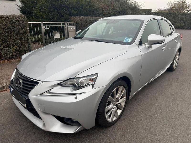 Gebraucht Lexus IS300h 234 PS (172 kW) 2015 Silber Limousine