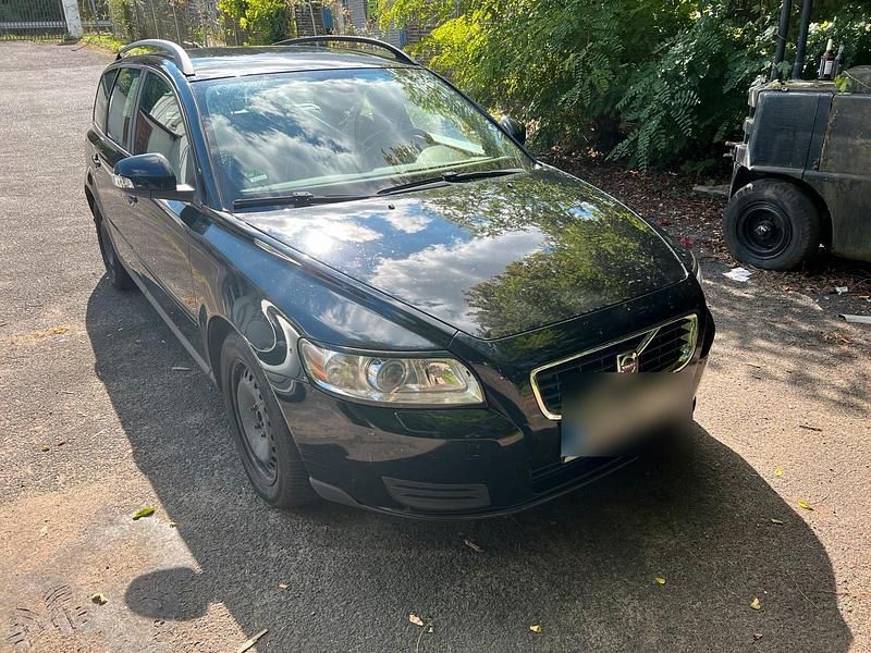 Schwarz Gebraucht 2009 Volvo V50 Kombi | 3.500 € (Etwas zu teuer) - Bild 1/4