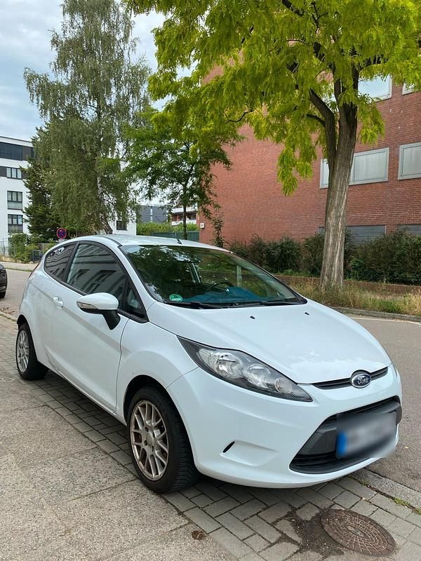 Gebraucht Ford Fiesta 65 PS (47 kW) 2009 Weiß Kleinwagen