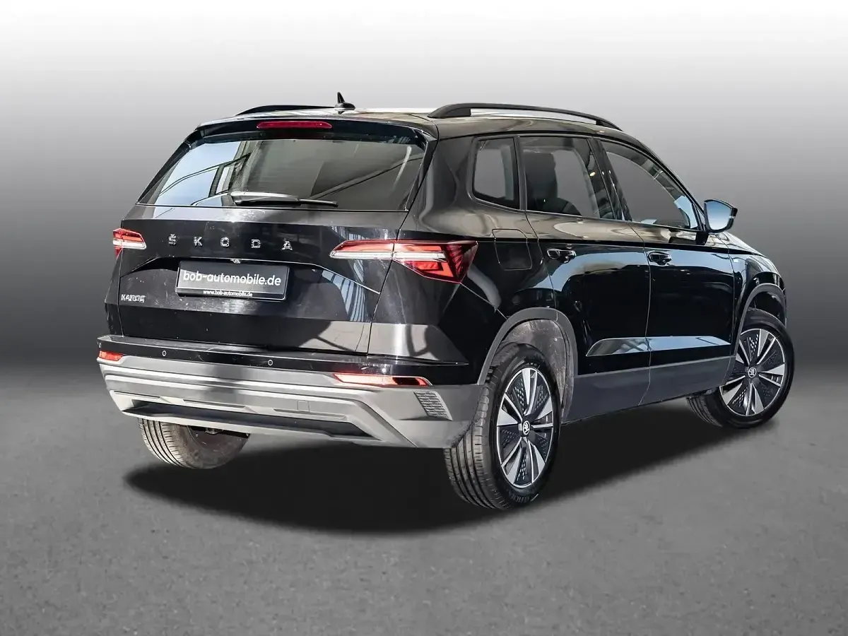 Gebraucht Skoda Karoq Tour 150 PS (110 kW) 2023 Schwarzmagic perleffekt, schw SUV