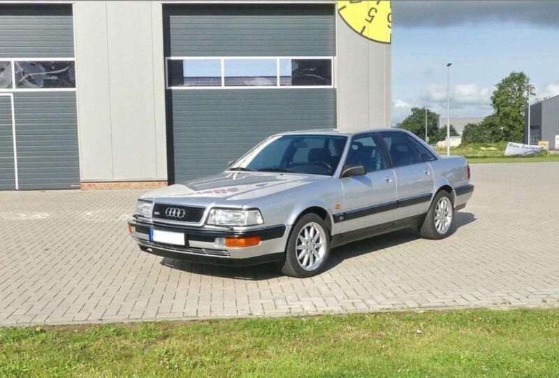 Silber Gebraucht 1992 Audi V8 Limousine | 22.222 € - Bild 1/4