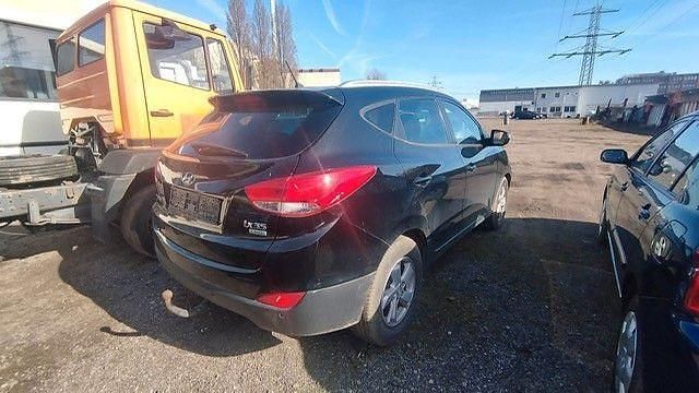 Gebraucht Hyundai ix35 Style 116 PS (85 kW) 2011 Schwarz SUV