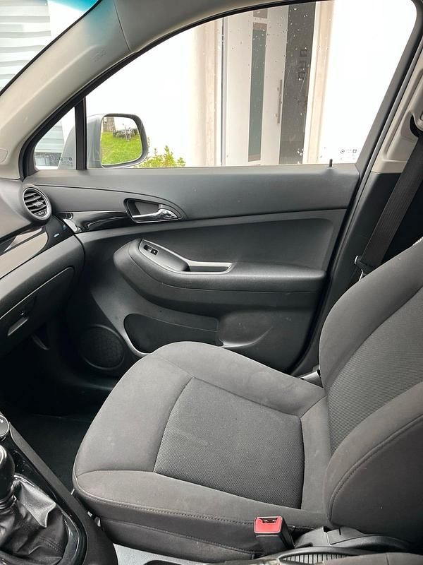 Gebraucht Chevrolet Orlando 163 PS (119 kW) 2011 Grau Van / Kleinbus