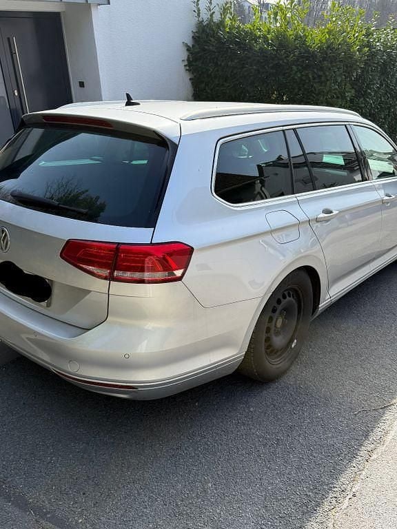 Gebraucht VW Passat Trendline 150 PS (110 kW) 2016 Silber Kombi