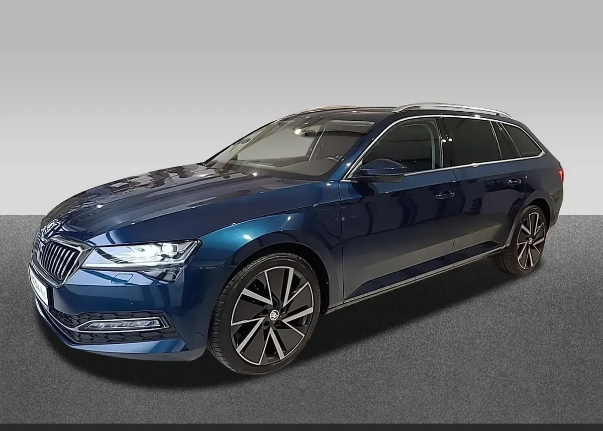 Gebraucht Skoda Superb Style 150 PS (110 kW) 2022 Blau Kombi