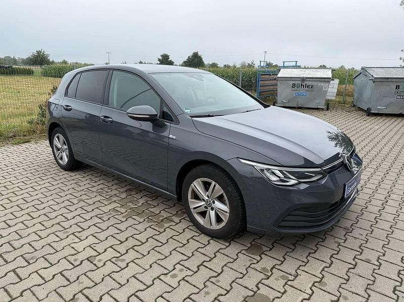 Delfingrau Gebraucht 2020 VW Golf VIII IQ Drive Kleinwagen | 17.900 € (Fairer Preis) - Bild 1/4