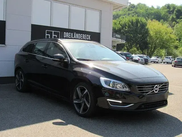 Gebraucht Volvo V60 Summum 220 PS (161 kW) 2017 Schwarz Kombi