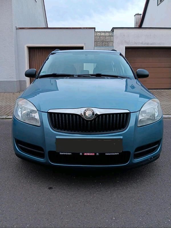 Blau Gebraucht 2009 Skoda Fabia Kombi | 2.450 € (Fairer Preis) - Bild 1/4