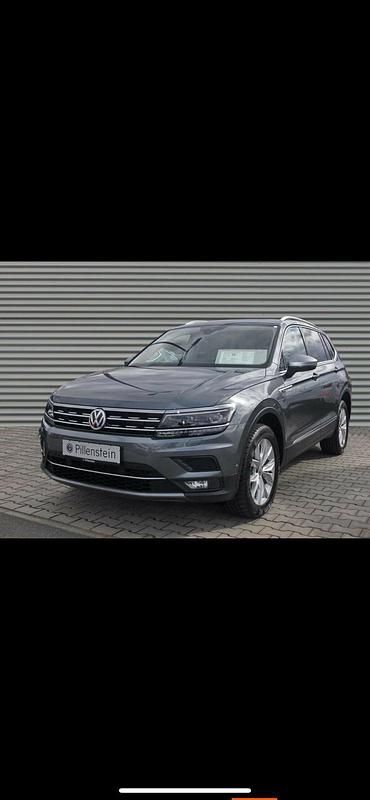 Grau Gebraucht 2019 VW Tiguan Allspace Highline SUV | 25.000 € (Superpreis) - Bild 1/4