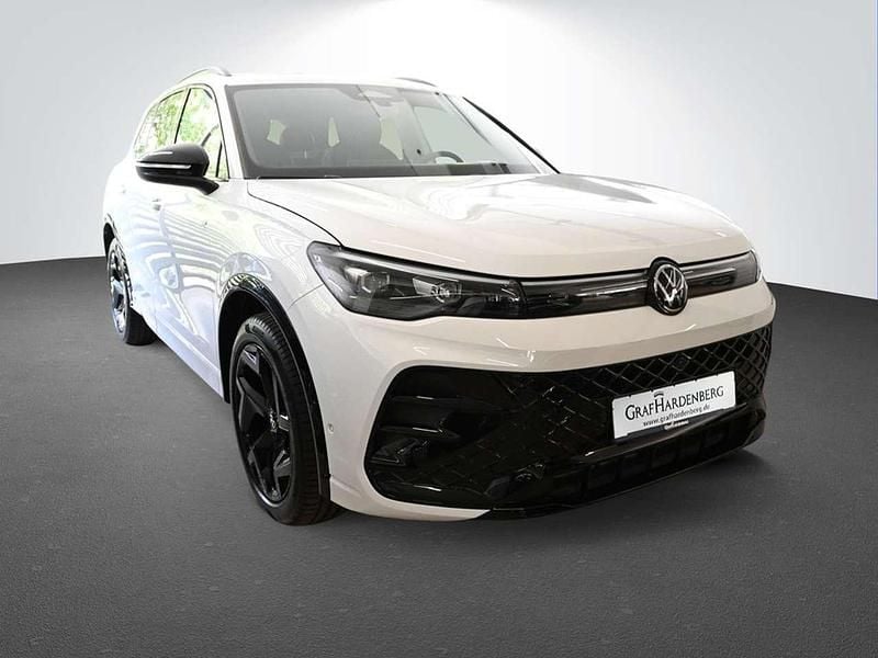 Pure white Gebraucht 2024 VW Tiguan R-line SUV | 41.880 € (Fairer Preis) - Bild 1/4