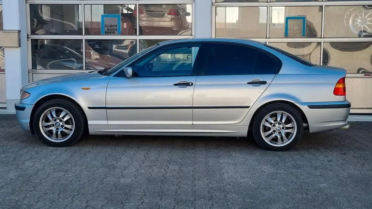 Gebraucht BMW 318 143 PS (105 kW) 2004 Silber Limousine