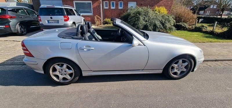 Gebraucht Mercedes SLK200 163 PS (119 kW) 2002 Silber Cabrio