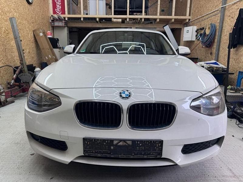 Gebraucht BMW 116 136 PS (100 kW) 2014 Weiß Kleinwagen