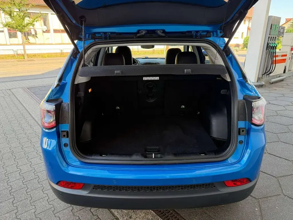 Gebraucht Jeep Compass Limited 170 PS (125 kW) 2019 Blau SUV