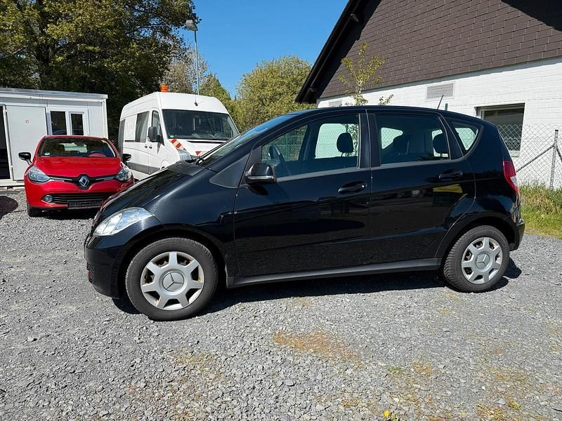 Gebraucht Mercedes A180 109 PS (80 kW) 2009 Schwarz Limousine