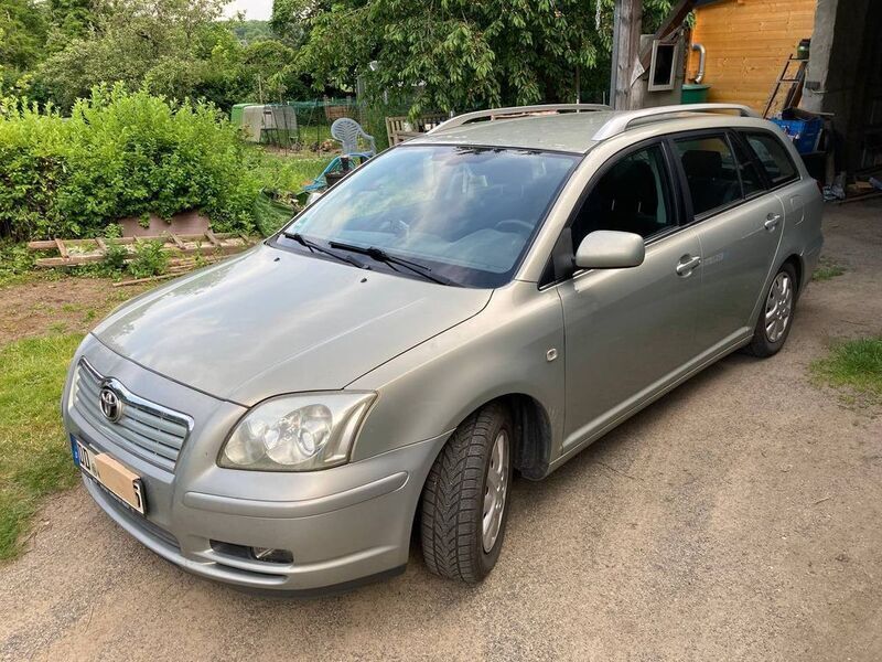 Silber Gebraucht 2006 Toyota Avensis Kombi | 1.750 € (Fairer Preis) - Bild 1/3