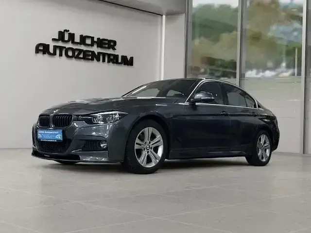 Gebraucht BMW 330 M Sport 353 PS (259 kW) 2018 Grau Limousine
