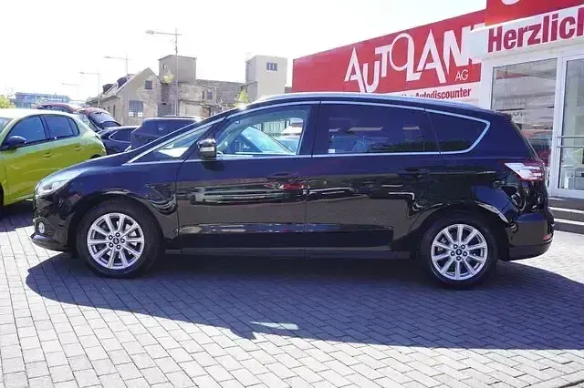 Second-hand Ford S-MAX Titanium 150 CP (110 kW) 2017 Negru Monovolum