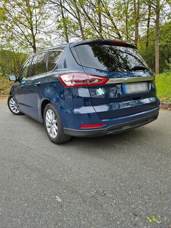 Second-hand Ford S-MAX S 150 CP (110 kW) 2015 Albastru Monovolum