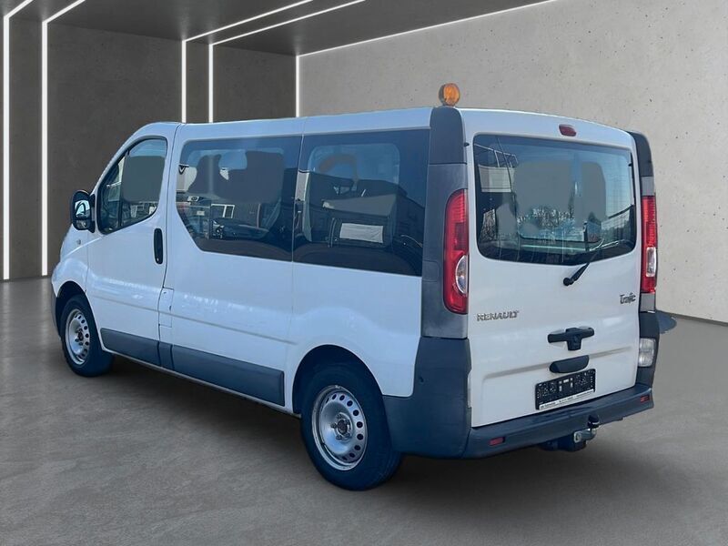 Gebraucht Renault Trafic 90 PS (66 kW) 2010 Weiß Van / Kleinbus