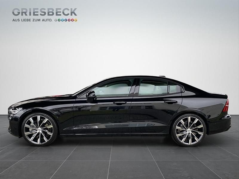 Gebraucht Volvo S60 Ultimate 250 PS (183 kW) 2023 Onyx black Limousine