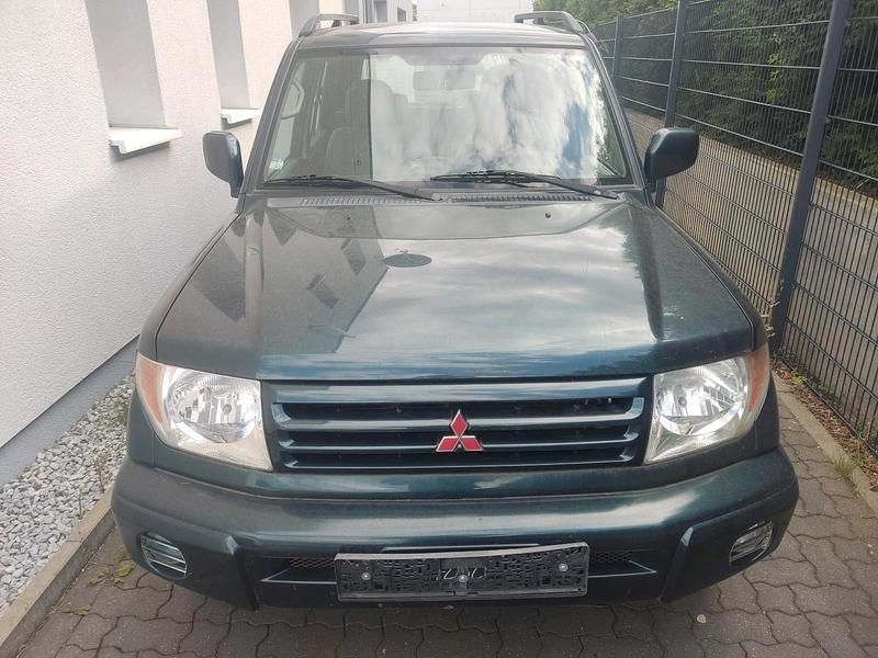 Grün Gebraucht 2003 Mitsubishi Pajero SUV | 2.500 € (Superpreis) - Bild 1/4