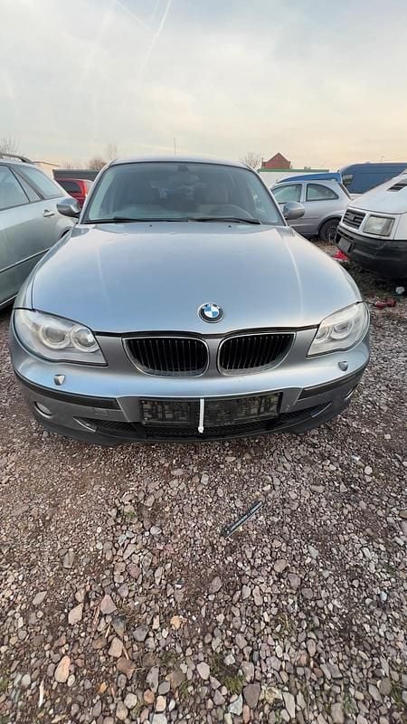 Gebraucht BMW 118 129 PS (94 kW) 2005 Silber Kleinwagen