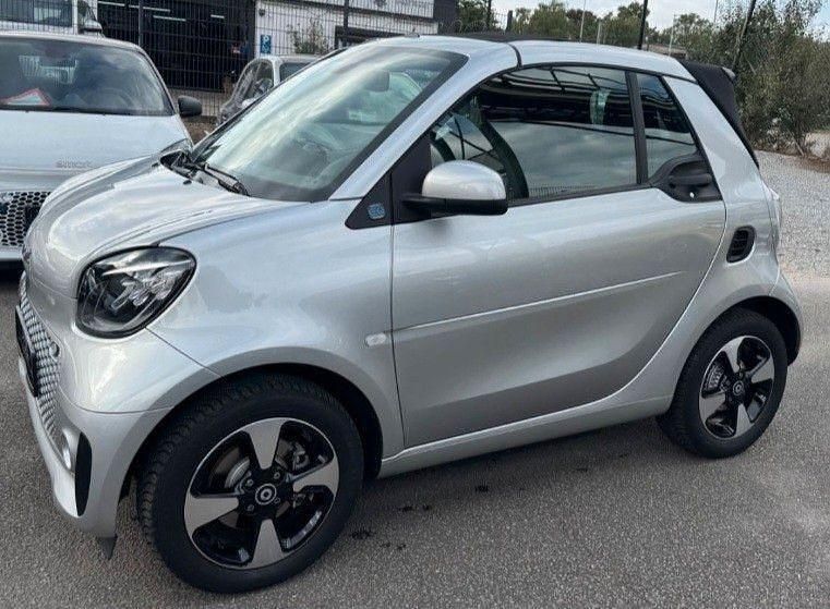 Silber Gebraucht 2022 Smart ForTwo Electric Drive Cabrio | 14.980 € (Fairer Preis) - Bild 1/4