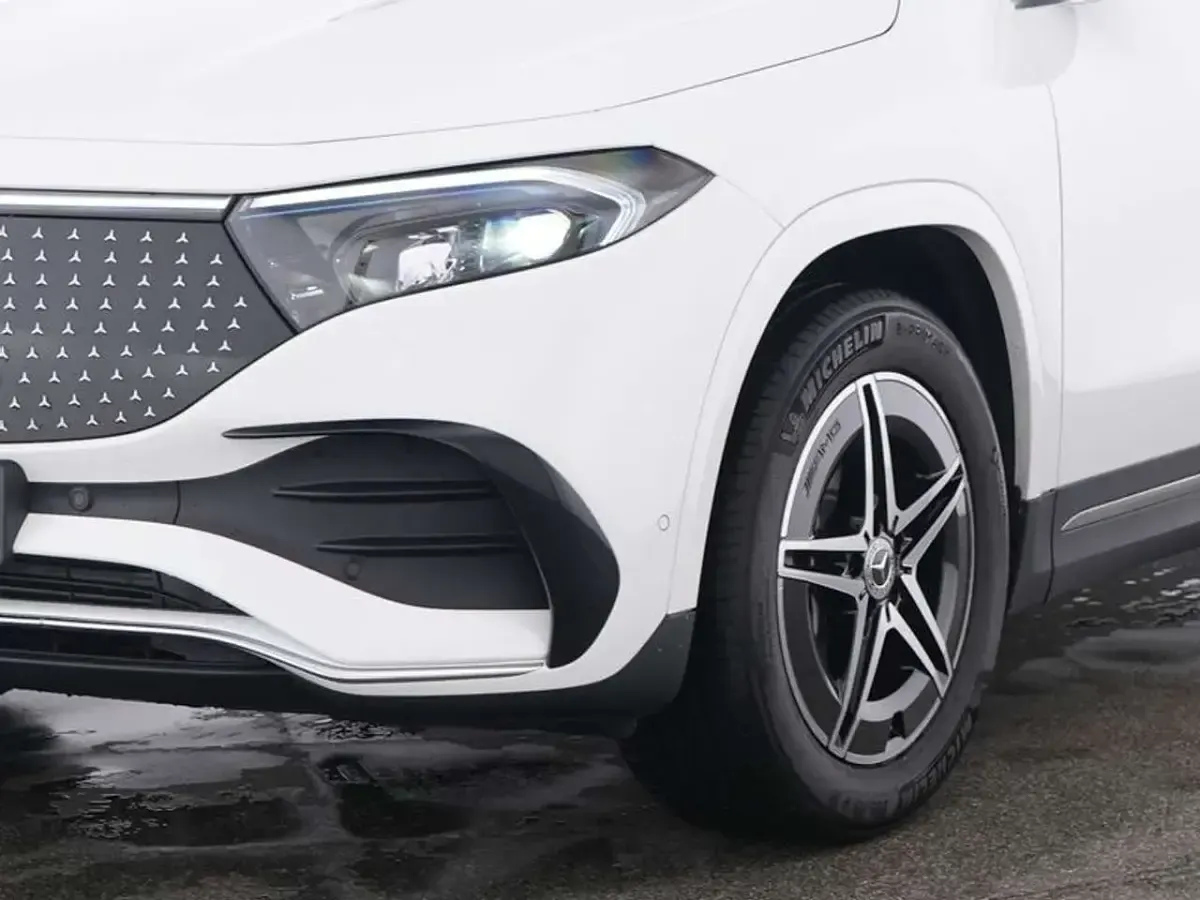 Gebraucht Mercedes EQA300 Advanced 167 kW (228 PS) 2025 Unilack polarweiß SUV