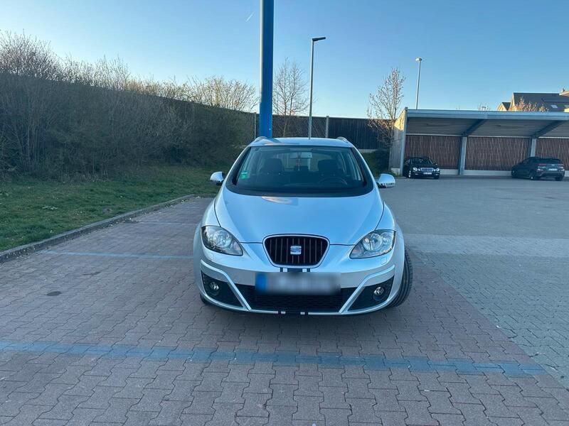 Grau Gebraucht 2011 Seat Altea XL Copa Van / Kleinbus | 3.950 € (Guter Preis) - Bild 1/4