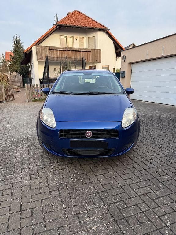 Gebraucht Fiat Punto Active 77 PS (56 kW) 2009 Blau Kleinwagen