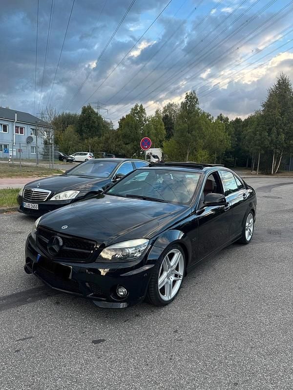 Schwarz Gebraucht 2008 Mercedes C63 AMG Limousine | 13.000 € - Bild 1/4