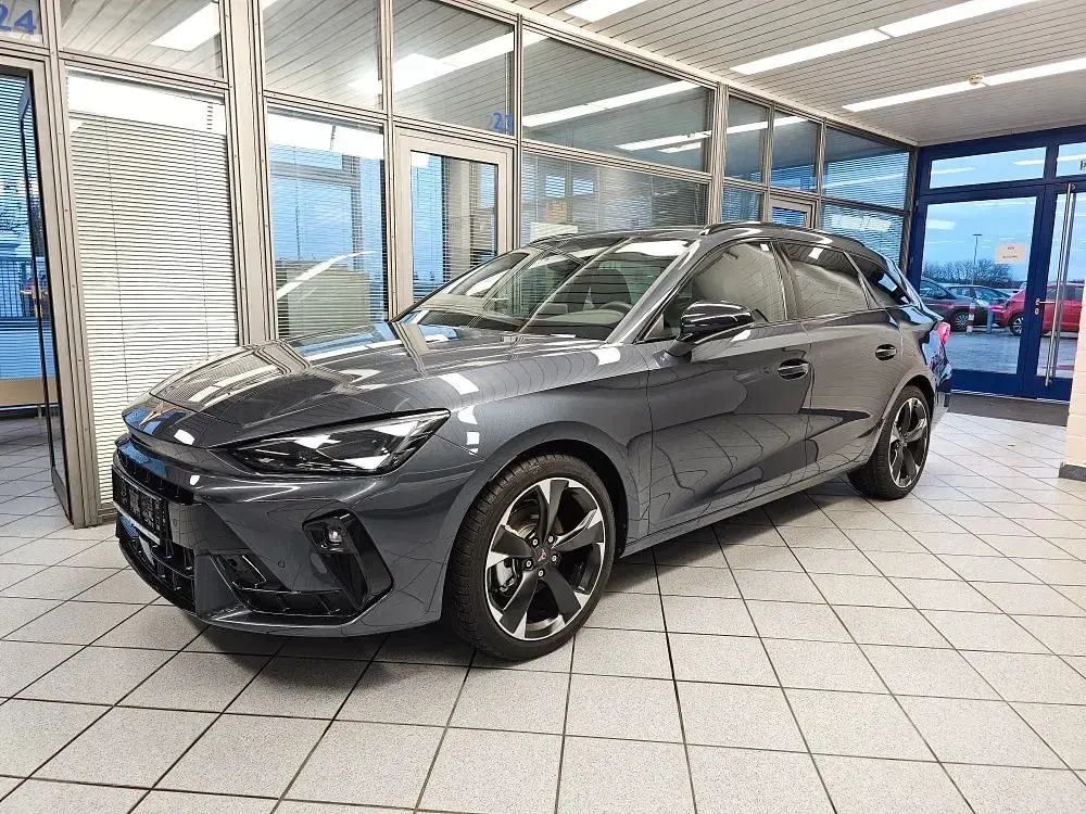 Neu Cupra Leon 150 PS (110 kW) 2025 Schwarz Limousine