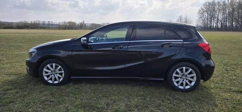 Gebraucht Mercedes A200 136 PS (100 kW) 2014 Schwarz Limousine