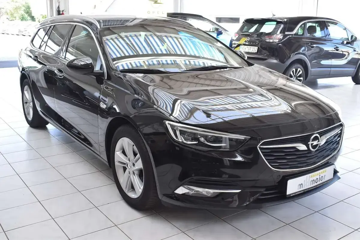 Gebraucht Opel Insignia 165 PS (121 kW) 2018 Onyx schwarz met. Kombi