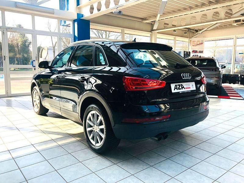 Gebraucht Audi Q3 Basis 125 PS (91 kW) 2017 Schwarz SUV