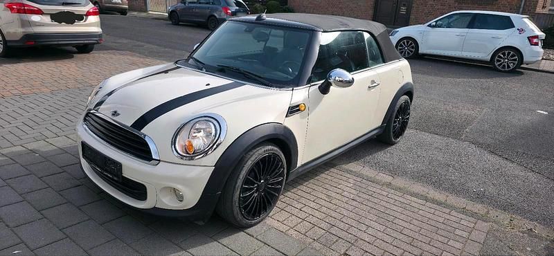 Gebraucht Mini Cooper Cabriolet 98 PS (72 kW) 2011 Weiß Cabrio