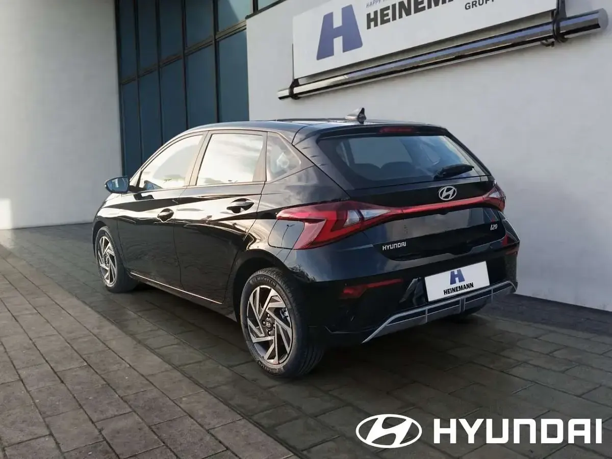 Gebraucht Hyundai i20 Trend 90 PS (66 kW) 2026 Phantom black Kleinwagen