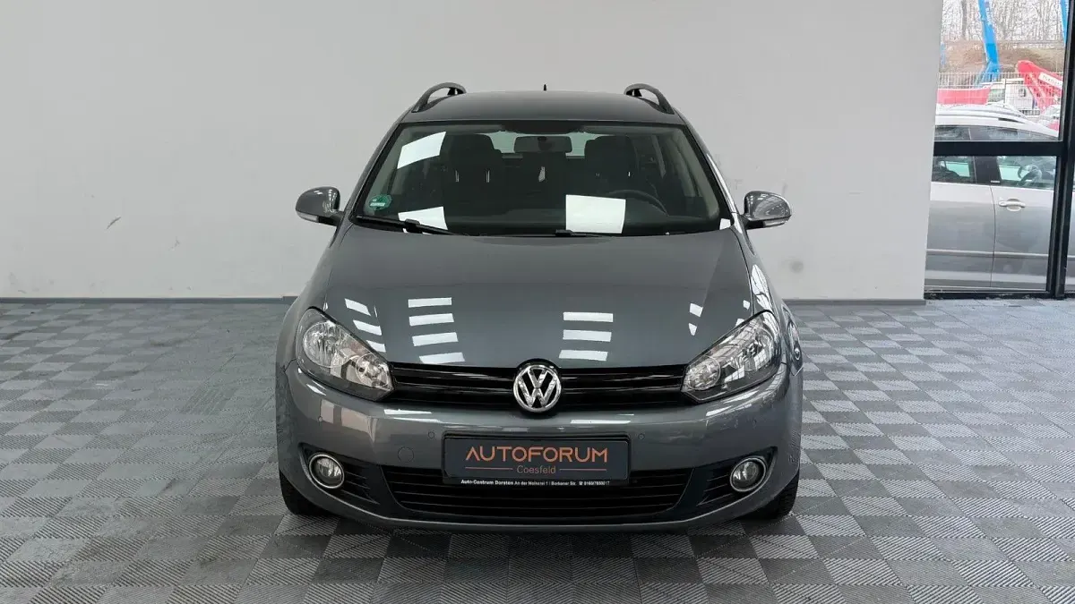 Second-hand VW Golf VII Trendline 105 CP (77 kW) 2012 Gri Break