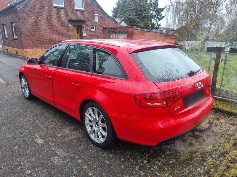Gebraucht Audi A4 120 PS (88 kW) 2009 Rot Limousine