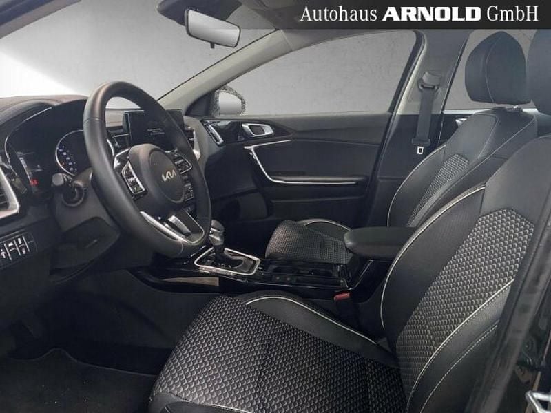 Zilinaschwarz (metallic) Gebraucht 2024 Kia XCeed Vision SUV | 22.949 € (Superpreis) - Bild 1/4