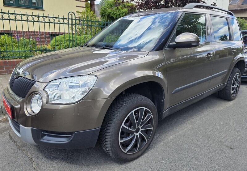 Braun (metallic) Gebraucht 2013 Skoda Yeti Active SUV | 7.990 € (Guter Preis) - Bild 1/4