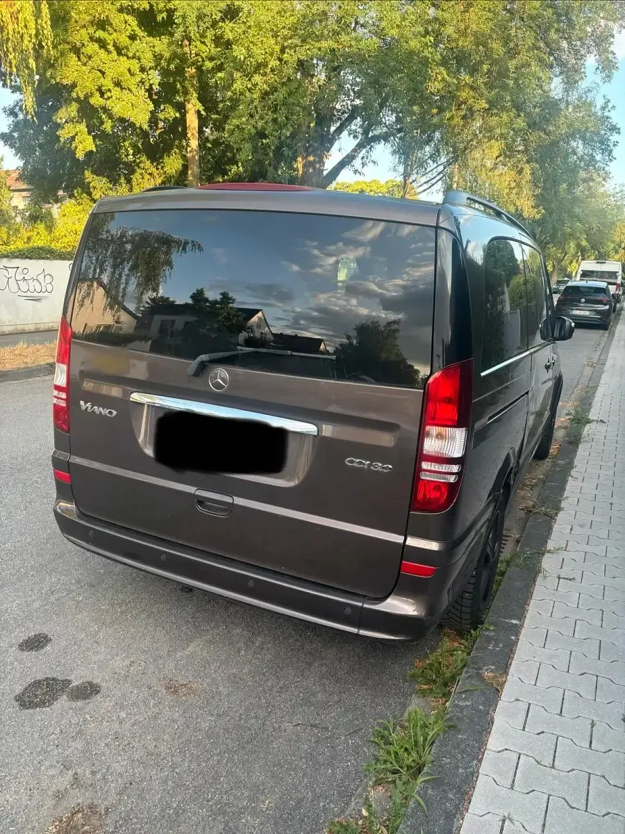 Gebraucht Mercedes Viano 224 PS (164 kW) 2012 Braun Van / Kleinbus