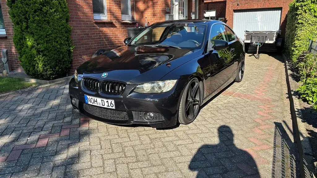 Gebraucht BMW 325 Performance 197 PS (144 kW) 2010 Schwarz Coupé
