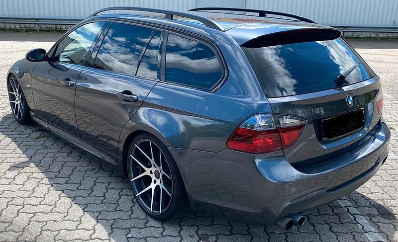 Gebraucht BMW 330 M Sport 258 PS (189 kW) 2005 Grau Kombi