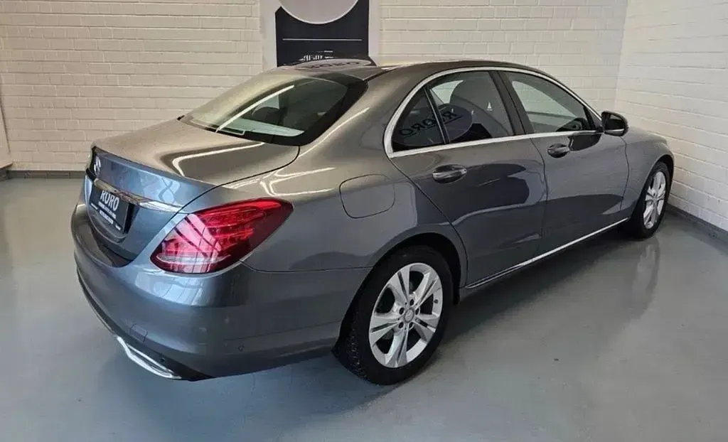 Gebraucht Mercedes 200 136 PS (100 kW) 2017 Limousine