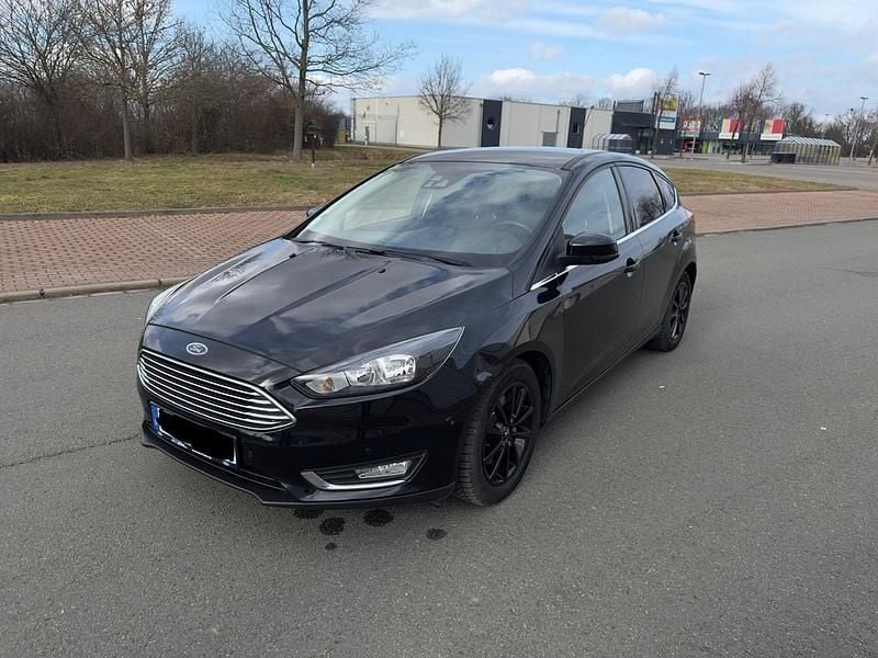 Second-hand Ford Focus 150 CP (110 kW) 2015 Negru Berlinǎ