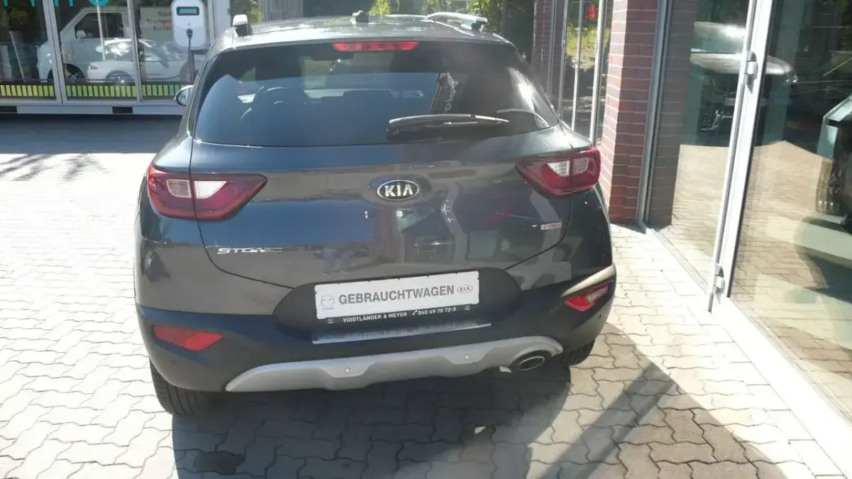 Gebraucht Kia Stonic Spirit 120 PS (88 kW) 2017 Grau SUV