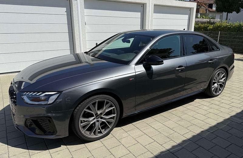 Grau Gebraucht 2024 Audi A4 S-Line Limousine | 31.450 € (Guter Preis) - Bild 1/4